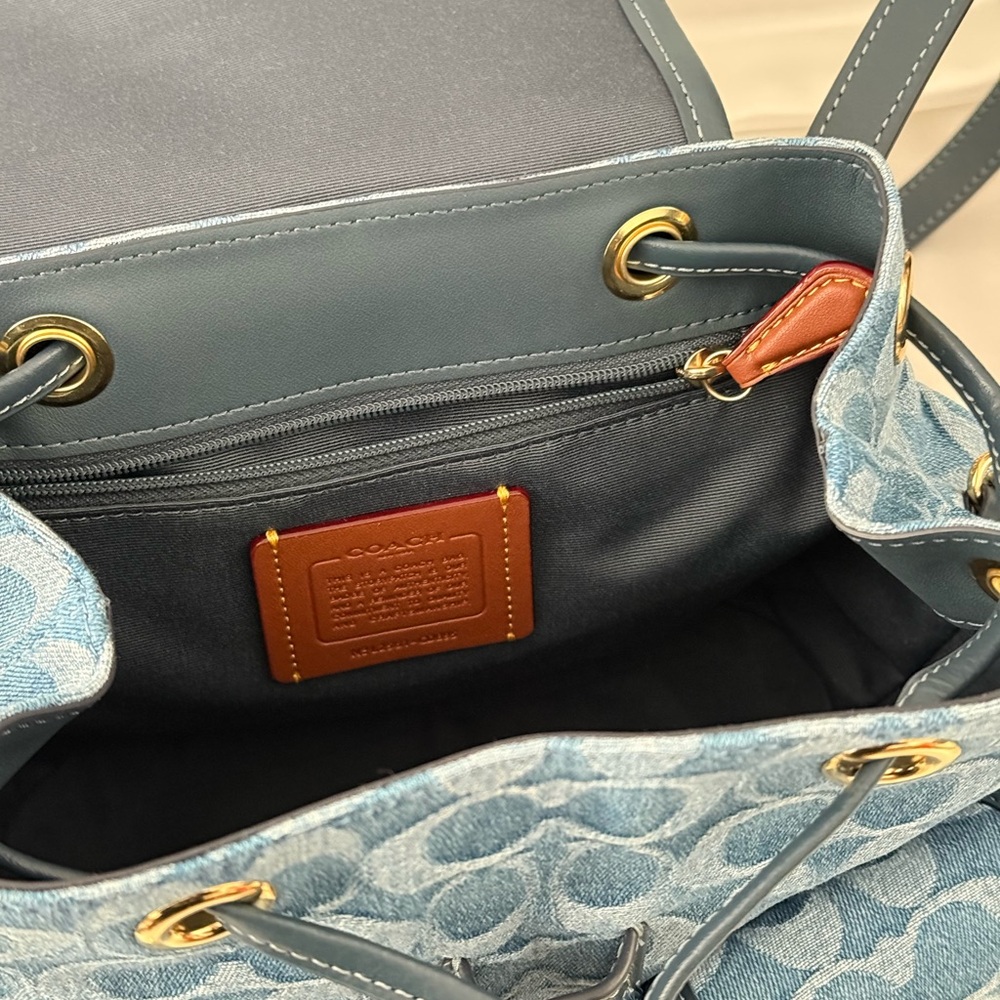 coach Hadley Backpack In Signature Denim - Picture 10 of 11